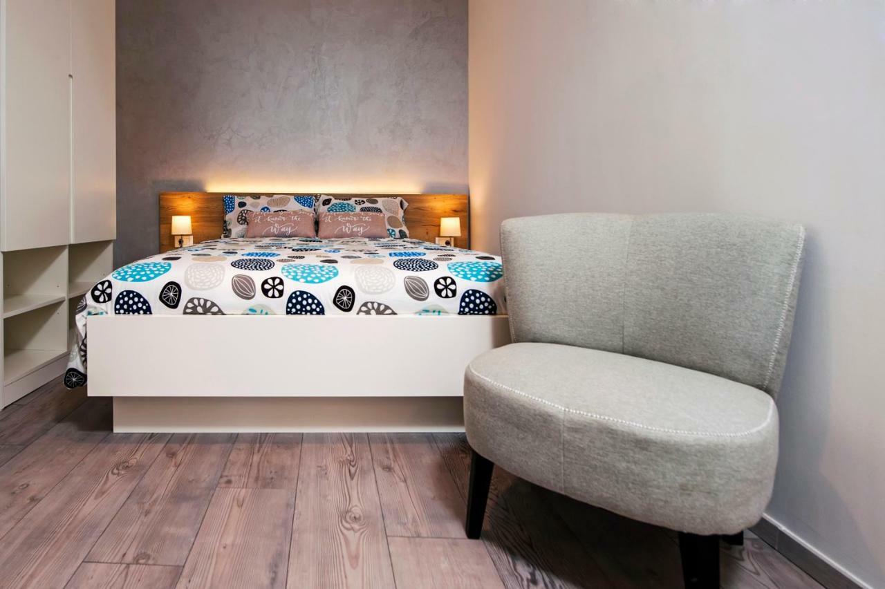רוביני Studio Apartment Kris מראה חיצוני תמונה